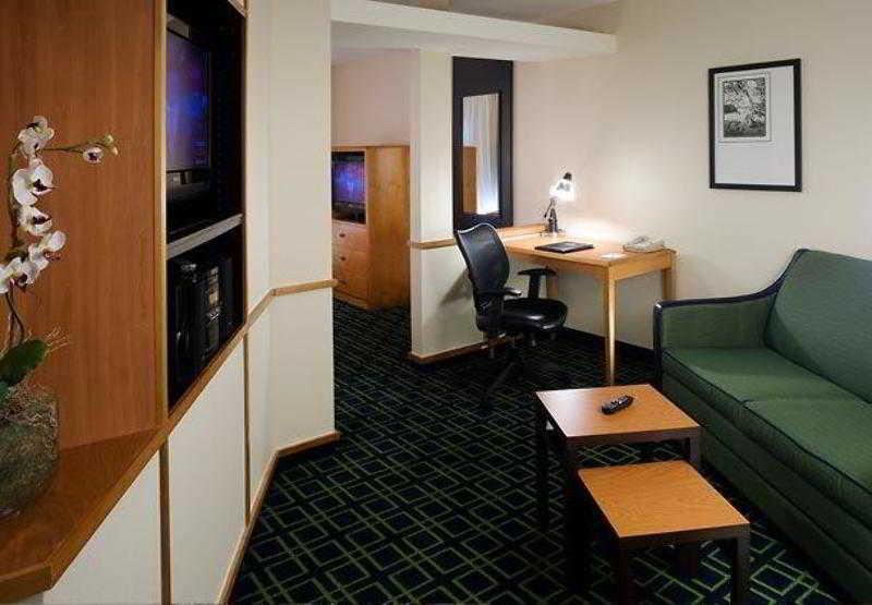 Fairfield Inn & Suites By Marriott Rogers Phòng bức ảnh